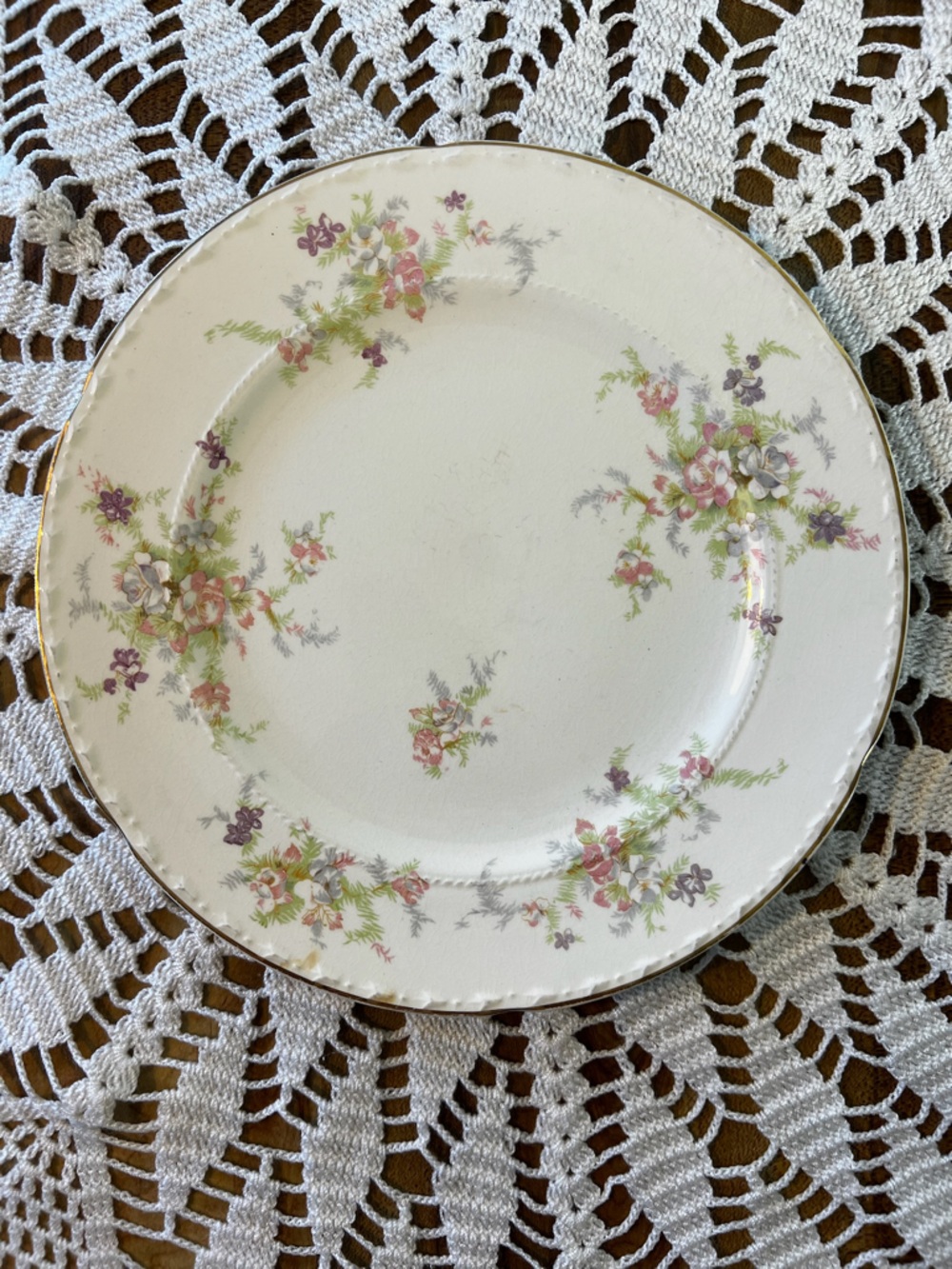 🌺✨ Vintage Floral China Plate with Gold Trim – Made in USA ✨🌺